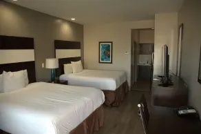 Days Inn & Suites by Wyndham Katy - Rum