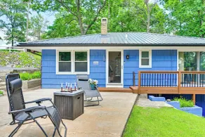 Lakefront Family Retreat in Battle Creek w/ Dock - Interiør