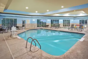 Holiday Inn Express & Suites Milwaukee NW - Park Place by IHG - Piscine