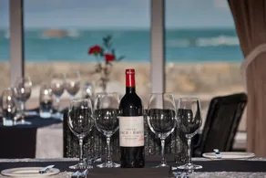 Cobo Bay Hotel - Restaurante