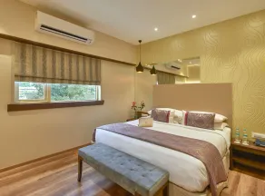 Hotel Bawa Regency - Room