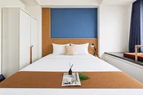 Chic Blue Tinted Studio Room At Apartment Collins Boulevard - Værelse