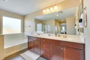 Luxe Family Home w/ Pool, 13 Mi to Dtwn Phoenix! - Interiør