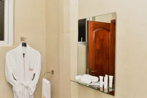 Jadelica Hotel Bungoma - Bathroom