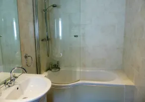 3 Luxury En-suite Bedrooms - Baño