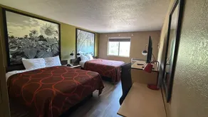 Super 8 by Wyndham Topeka/Wanamaker RD/I-70 - Rom