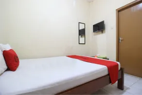 RedDoorz @ Jalan Parangtritis - Værelse