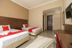 RedDoorz Syariah At Hotel Putri Gading Bengkulu - Chambre