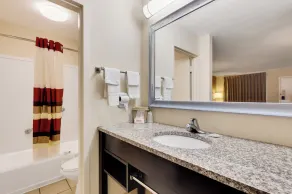 Red Roof Inn Gulfport - Biloxi Airport - Badezimmer