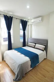 Luxurious Place Spacious 2BR with WIFI Near SM Lucena - Room