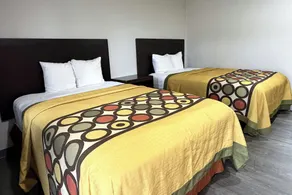 6 Rivers Motel Fortuna near Hwy 101 - Chambre