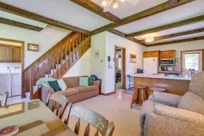 Ride, Ski & Explore: Franklin, Vermont Getaway - Interiör