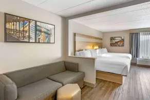 Best Western Plus Heritage Rail-South York/I-83 - Room