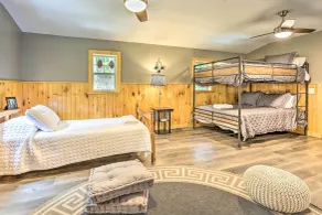 Hike & Zip-Line: Red River Gorge Cabin w/ Hot Tub! - Innvendig