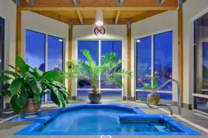 Holiday Inn Montreal Longueuil by IHG - Piscina