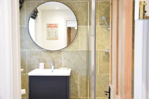 Cragside, Aldeburgh - Bathroom