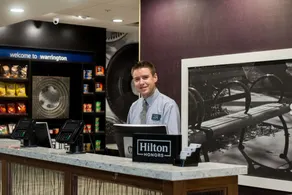 Hampton Inn & Suites by Hilton Warrington Horsham - Réception