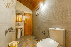 Zostel Homes Cheog, Shimla - Bathroom