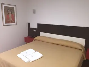 Hotel Nuevo Mundo - Værelse