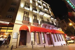 Pera Residence - Interior entrance