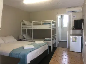 Paradise Motel - Room