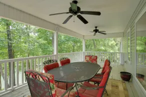 Lake Hartwell Vacation Rental w/ Dock & Hot Tub! - Interiör