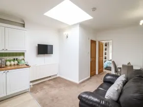 493 Little Wakering Road - Living room