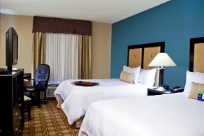 Hampton Inn & Suites Charlotte Airport - Habitación