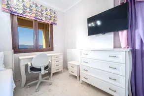 Karyo Villa,- 4bd, 3min On Foot From The Beach! - Quarto