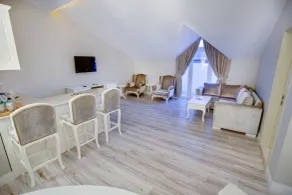 Pinehill Hotel & Suites - Room