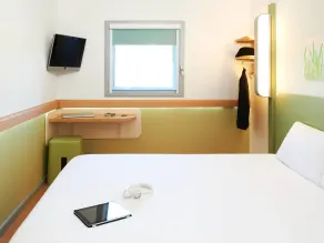 ibis budget Newport - Room