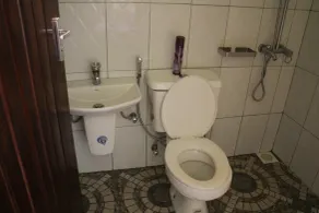 Kibale Eco-Home - Bathroom