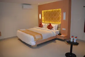 The Red Velvet Hotel - Room