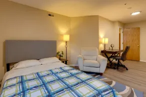 Oregon Jade Lodging- Spacious 2 Bedrooms, Ev Charger, Quite By Stream - Chambre
