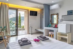 Core Luxury Suites - Room