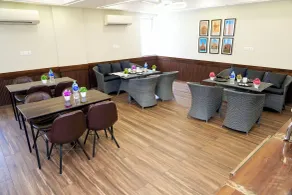 Hotel Royal Saffron By Majesta Stays - Restaurant