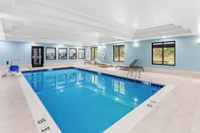 Holiday Inn Express & Suites Cross Lanes by IHG - Pool