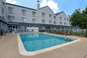 Spark by Hilton Lancaster - Piscine