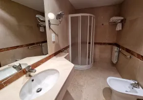 Hotel Gran Legazpi - Bathroom