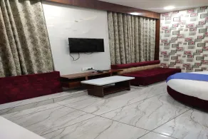 Hotel R R One - Room