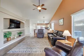 Swim, Golf, Unwind! Queen Creek Home w/ Patio - Innenbereich