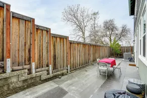 Modern Getaway w/ Patio & Yard in Pleasant Hill! - Interni