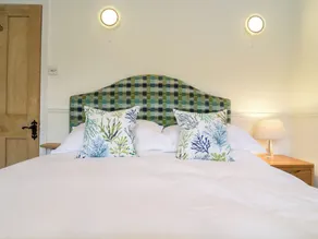 Compass Cottage - Room