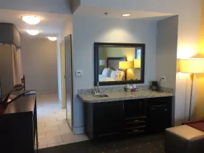 Hampton Inn & Suites Raleigh Downtown - Zimmer