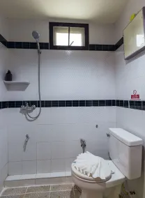 P R Patong Hotel - Bathroom