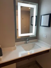 Holiday Inn Chicago Midway Airport S by IHG - Bathroom