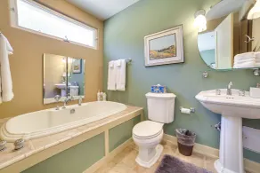 Chic California Escape w/ Pool, Hot Tub & Patio! - Badeværelse