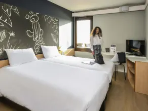 ibis Charleroi Airport Brussels South - Room