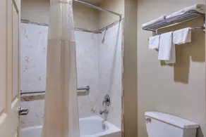 Eagle Ford Inn - Bathroom