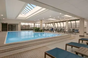 DoubleTree by Hilton Canton Downtown - Piscine